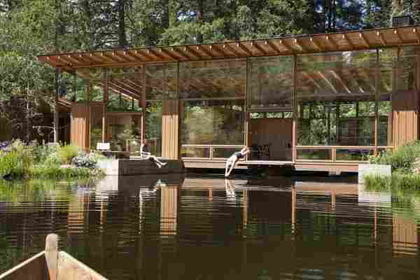 Newberg Residence: una locura de casa sobre un lago